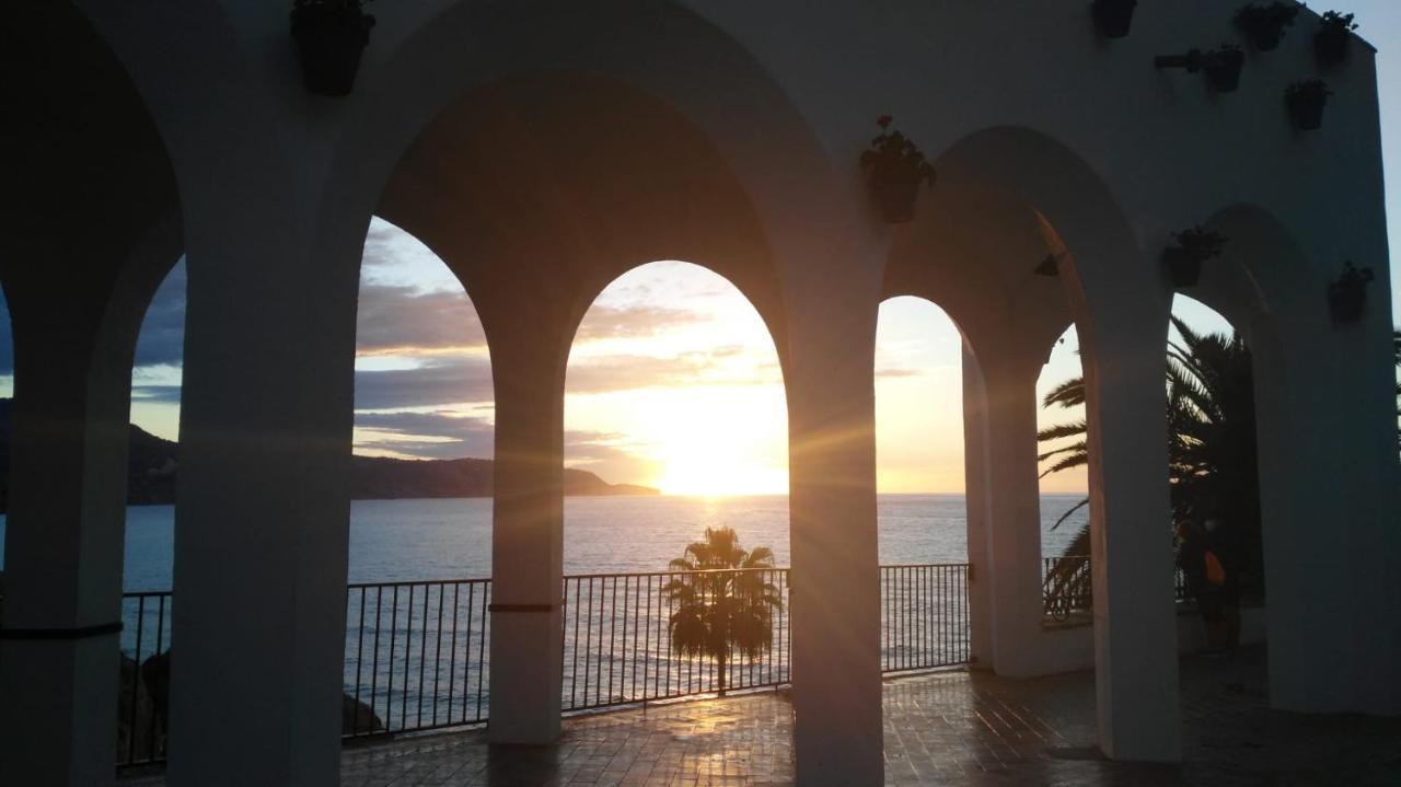 شقة Acapulco Playa Beautiful Seaview نيرخا المظهر الخارجي الصورة