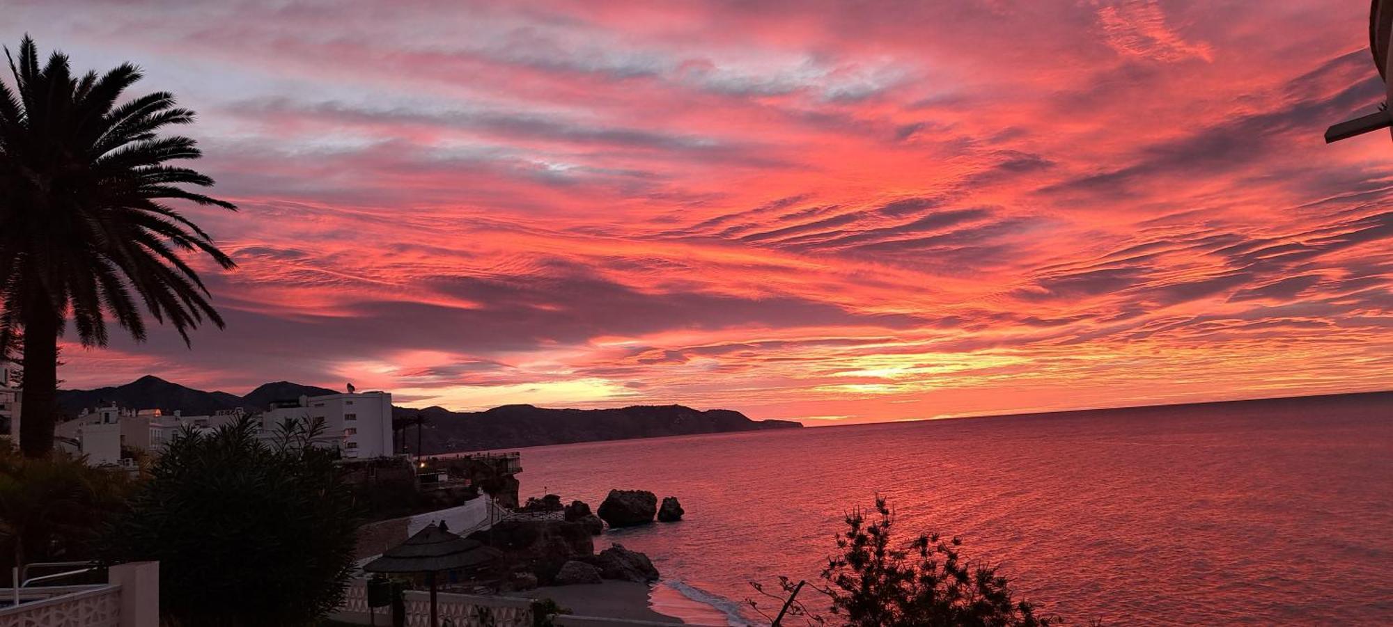 شقة Acapulco Playa Beautiful Seaview نيرخا المظهر الخارجي الصورة