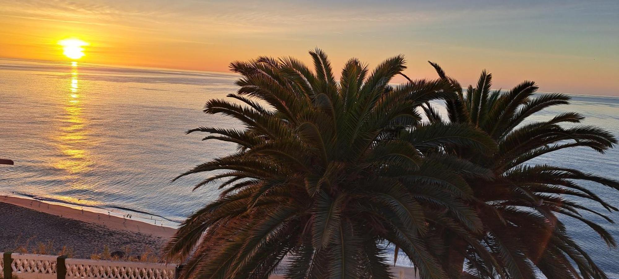 شقة Acapulco Playa Beautiful Seaview نيرخا المظهر الخارجي الصورة