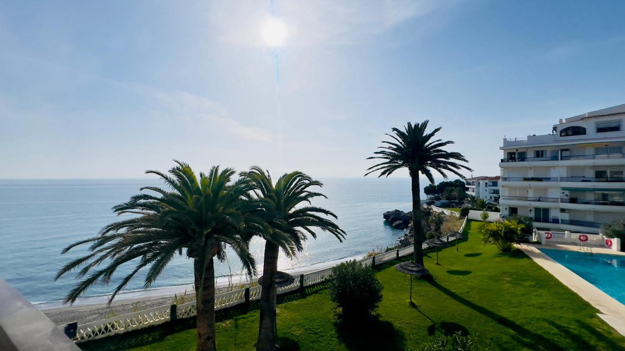 شقة Acapulco Playa Beautiful Seaview نيرخا المظهر الخارجي الصورة